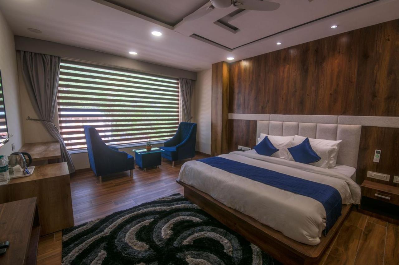 Shivaay Morex- A Vegetarian Hotel Dharamshala Ngoại thất bức ảnh