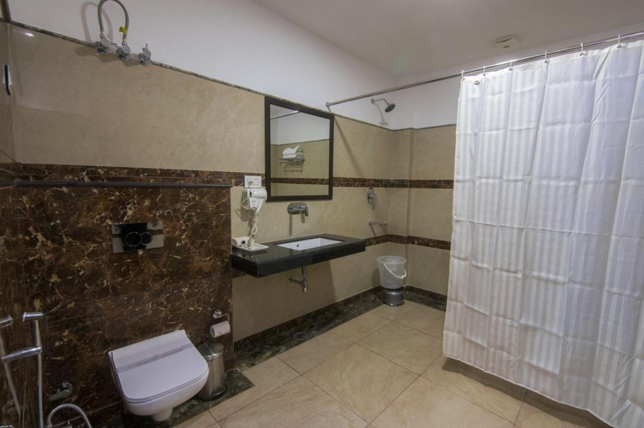 Shivaay Morex- A Vegetarian Hotel Dharamshala Ngoại thất bức ảnh