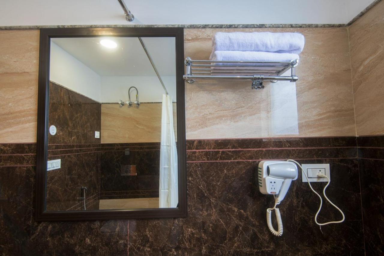Shivaay Morex- A Vegetarian Hotel Dharamshala Ngoại thất bức ảnh