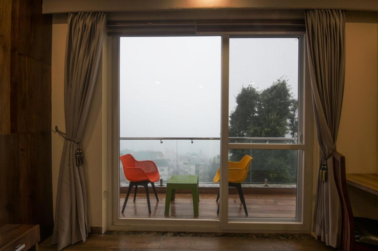 Shivaay Morex- A Vegetarian Hotel Dharamshala Ngoại thất bức ảnh